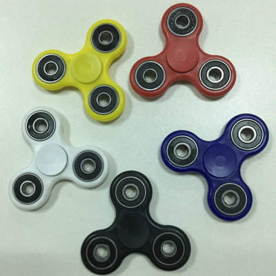Manufacturer wholesale four bearings triangle fingertip top finger toys decompression creative EDC toys
