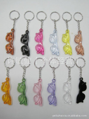 Glasses key chain pendant wholesale cartoon acrylic small glasses acrylic glasses key chain factory