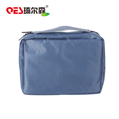 With a large capacity, Mr. Chilson can customize the waterproof luxury toiletry bag for travel