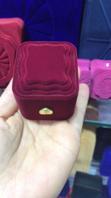 The Spot high - grade flocking box ring box ear nail box delicate velvet