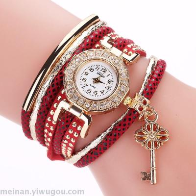 New rivet winding bracelet with diamond lucky grass pendant decoration watch
