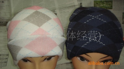 Hot sell a wide range of classic plaid hats, monogrammed hats, knitted hats, winter hats, knitted hats,