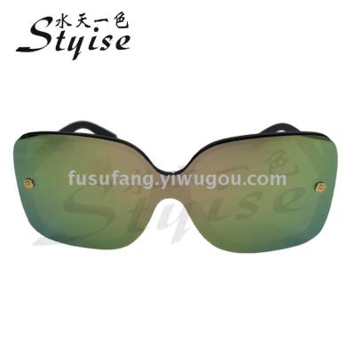 Integrated water box mercury chip sunglasses complement the cool big frame sunshade sunglasses 8302