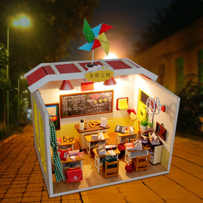 Hongda handmade house creative building model toy wholesale deskmate you graduate send classmates and teachers