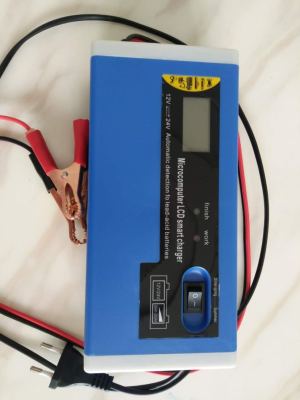 Lightweight New charger, reverse connection alarm, automatic identification of 12V / 24V voltage