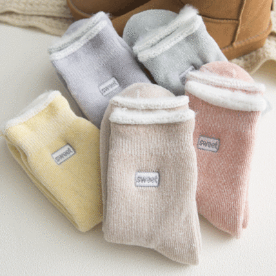 Embroidered wool socks warm socks with fleece thickened wool socks with chunky ladies socks wholesale in winter