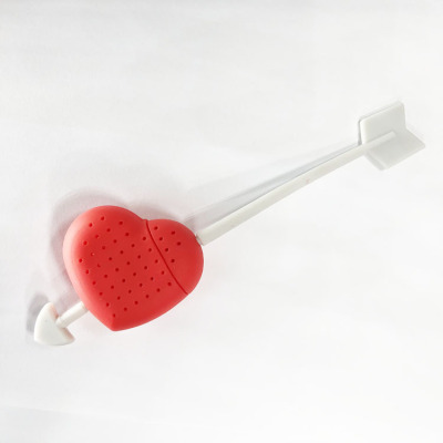Creative shot through the heart silicone tea leak tea maker heart teaspoonful PVC color box packaging
