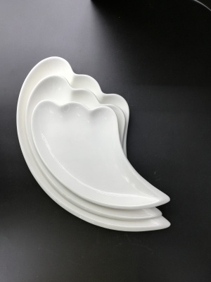Daily necessities ceramic plate tableware 11 inches three leaf wave plate