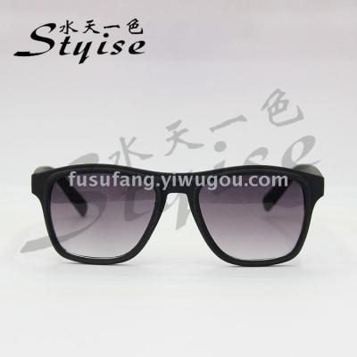 Classic comfortable sunglasses men and women with the same shade sunglasses A5188