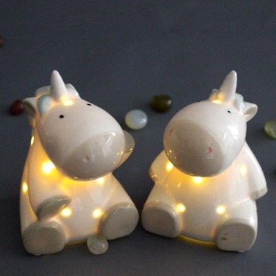 Ceramic handicraft of foreign trade pottery and porcelain of northern Europe places a white porcelain unicorn mini 