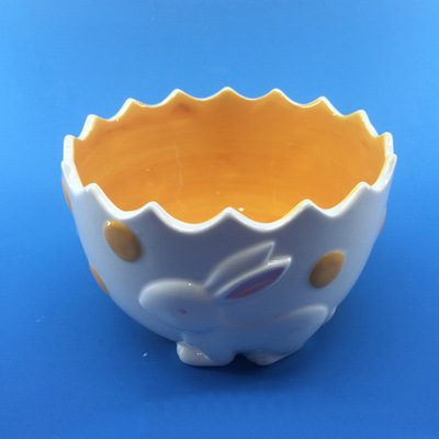 Creative ceramic household fruit bowl ceramic painting wave point candy bowl embossed rabbit ceramic candy bowl