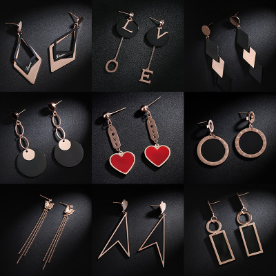 Titanium steel feels earring popularity shows le shows thin face ear act the role ofing is cold wind han version many black long paragraph gules eardrop