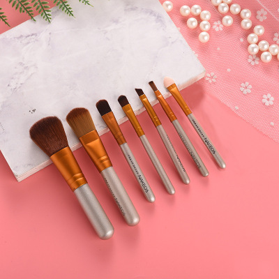2018 New Nk5 Makeup Brush 7 PCs Wooden Handle Portable Models Iron Box Makeup Brush 7 PCs Beauty Tools Makeup Brush