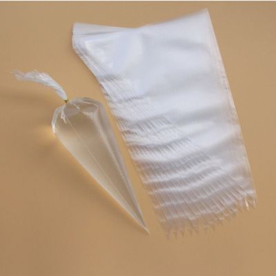 One hundred single-use cream cake mounting bags, medium, large and small size, for special purpose