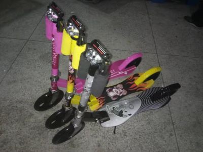 Adult 200 large wheeled scooter