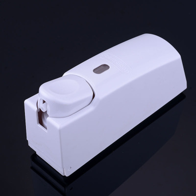 The manufacturer directly supplies hotel and guesthouse single head soap dispenser with simple pressing soap dispenser