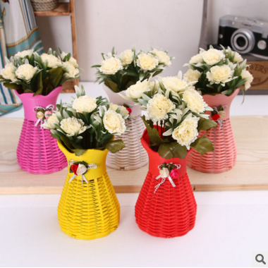 Manufacturers wholesale imitation basket of plastic vases fake flowers rattan woven plastic home sitting room decoration crafts