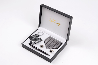 Men's gift box, key chain, watch, cuff links, ties, pens, gifts for men's birthday