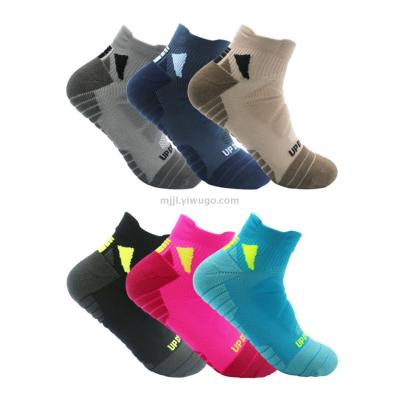 Men's athletic socks sweat absorbent non-slip running socks outdoor socks towel bottom boat socks short basketball socks
