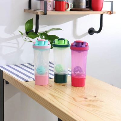 Plastic creative double layer shake cup with plastic ball in hand protein water cup