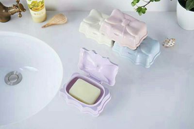 M04-8096 European Style Creative Bowknot Relief Soap Dish Simple and Practical Soap Box with Lid