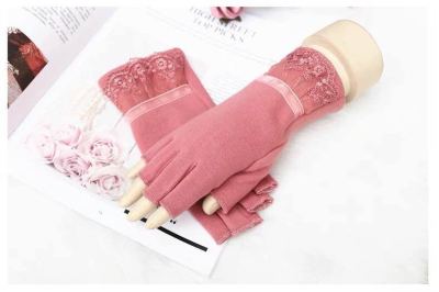 Manufacturers direct  of new non - down half - finger gloves finger gloves fishing gloves ladies warm and fuzzy gloves