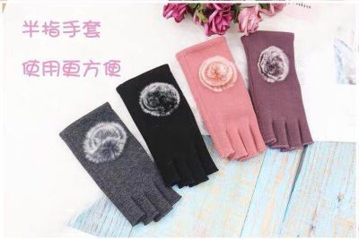 Manufacturers direct sale of new non - fluff half - finger gloves half - finger gloves ball ball five - finger gloves
