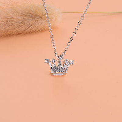 Popular Crown Exquisite Necklace for Women Korean Style Temperament Gift Internet Celebrity Minimalist Stunning Wholesale Ornament European and American
