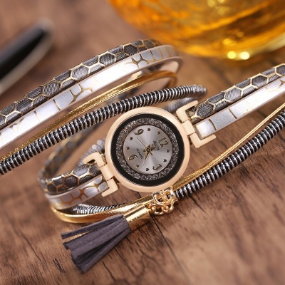 2019 new fashion ladies bracelet double winding quartz watch tassel pendant set diamond watch manufacturers direct sale