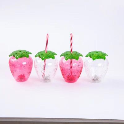 New plastic straw cup strawberry beverage bottle juicer with LED lamp can be hung rope
