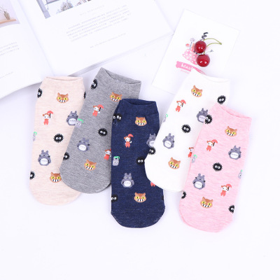 The ins trend of cotton stockings with cute cartoon socks and totoro socks is a hot trend for ladies stockings in spring