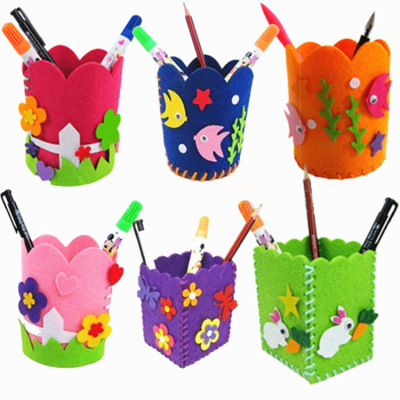 Children are free from cutting cloth art diy non-woven pen container