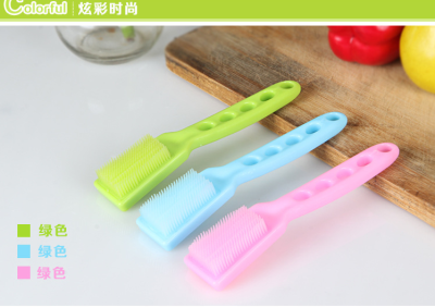 Kitchen Hanging Fruit and Vegetable Brush with Handle Fruit and Vegetable Cleaning Brush Mud Cleaning Brush