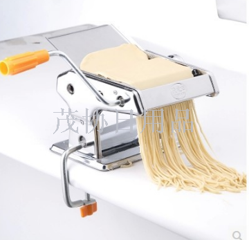 Domestic noodle press is a small manual noodle machine