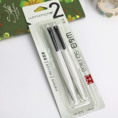 The new type of 3770 medium oil pen can write smoothly and smoothly with a 1.0mm ball pen