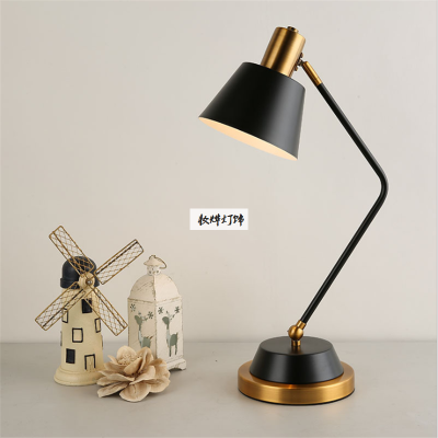 Desk lamp bedroom bedside simple modern European Nordic creative romantic reading hotel project desk lamp