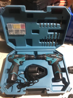 Large set of 2 electric drills