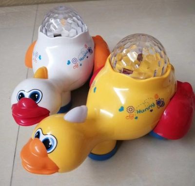 Electric BBB 0 million to the stars rotating duck Mid-Autumn Lantern Festival night market luminous toys well