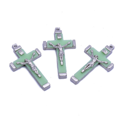 4.6 * 2.6 cm metal luminous cross of Jesus Christ bitter like pendant accessories religious ornaments