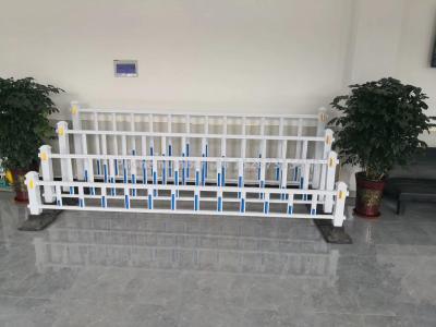 Road fence manufacturers direct highway isolation railings, metal fence support customization
