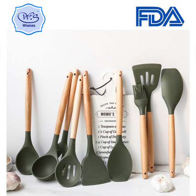  9 pieces of Amazon sells hot style wooden handle silicone kitchenware gift sets