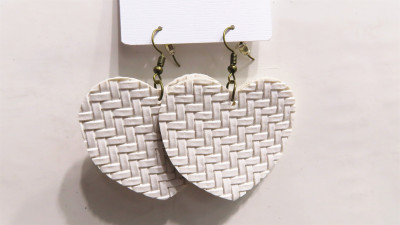 Real manufacturers direct summer cool fashion pu pieces earrings finished products