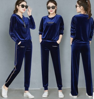 The new sport suit is a pair of women's wide-leg trousers and a Korean version of loose fashion long sleeve hoodie