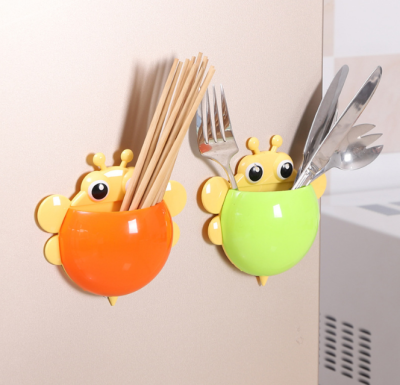 Cartoon small bee is lovely children hangs toothbrush rack to absorb wall type toilet household expenses contracted buy content rack to get drilling