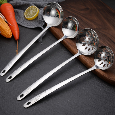 Factory direct sale stainless steel slotted spoon, soup spoon, hotel kitchen utensils restaurant hot pot run handle light non - magnetic soup shell