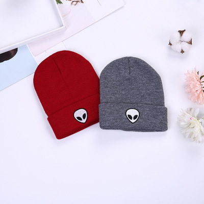 Embroidered alien hat skull pattern Embroidered hat of autumn and winter knit hat is suing ghost head warm wool hat