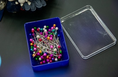 100 pieces 4.2*40 long pearlescent needle blue box
