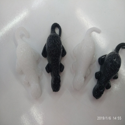 Sticky toy black and white mouse to vent the whole simulation of soft rubber small mouse 2 installed booth supply of toys wholesale