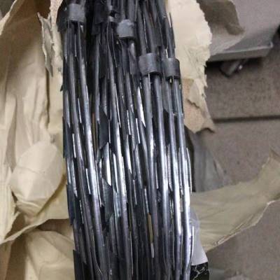 Bto-22 Razor Barbed Wire diameter 4mm 45cm ring waterproof paper and woven bag packaging 4kg/ bundle