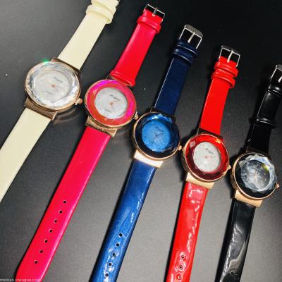 The new shiny color crystal face personality shiny leather ladies watch